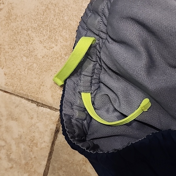 Asics Men's Medium Shorts - Picture 4 of 5